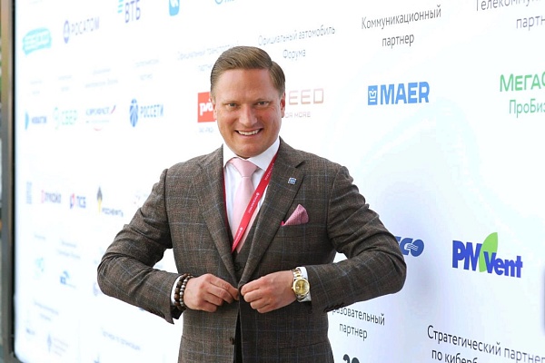 MAER «закодирует» культурный код на 1 млрд рублей

Именно столько намерен вложить в поддержку национальных ценностей медиахолдинг