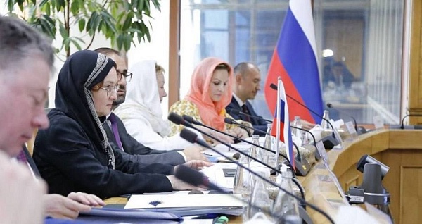 Эльвира Набиуллина приехала на переговоры в Иран в хиджабе